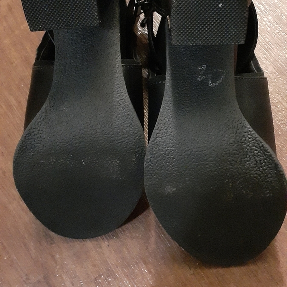 Black chunky heels - Picture 3 of 5